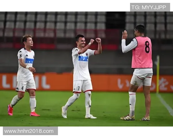 外国球星观看精彩足球比赛集锦并分享个人见解与精彩瞬间分析